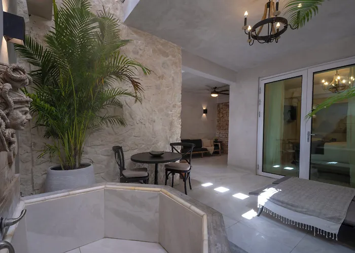 O:Live Boutique Hotel, A Small Luxury Hotel Of The World (Adults Only)