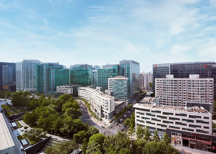 The Ritz-Carlton Beijing, Financial Street
