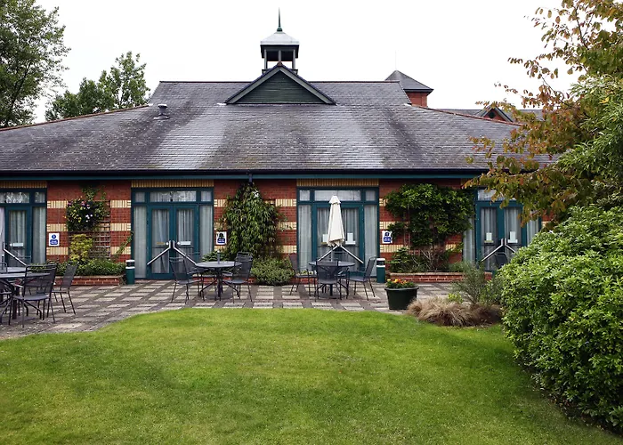 Wigan Oak Hotel