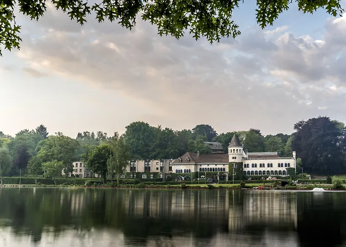 Martin's Château Du Lac