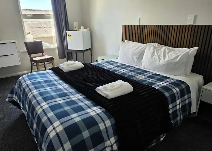Hotel Motueka Backpackers, Loud Live Music Friday Saturday Nights