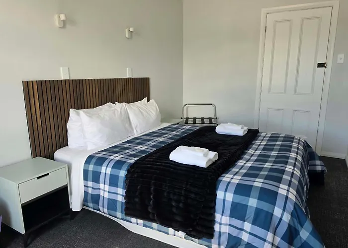 Hotel Motueka Backpackers, Loud Live Music Friday Saturday Nights