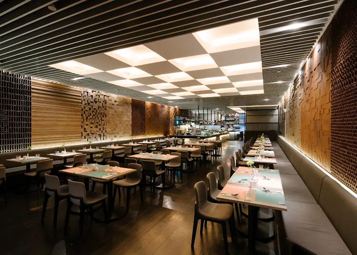 Oasia Hotel Novena, Singapore By Far East Hospitality