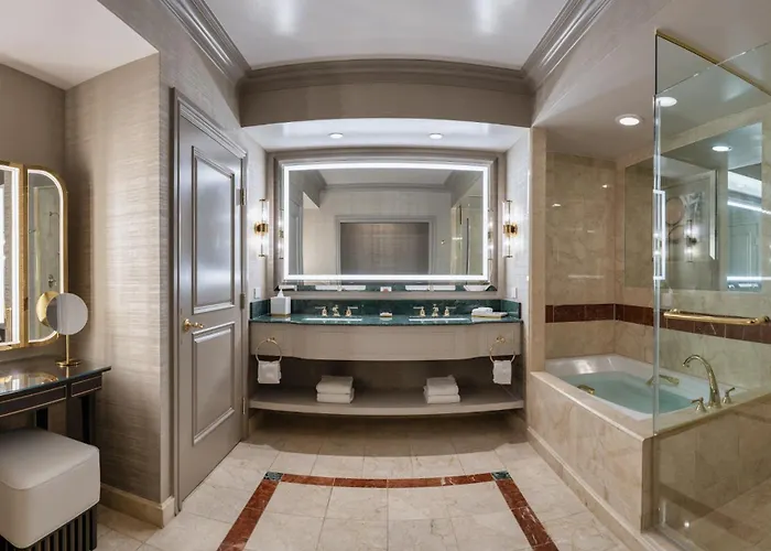 Venetian Resort By Suiteness