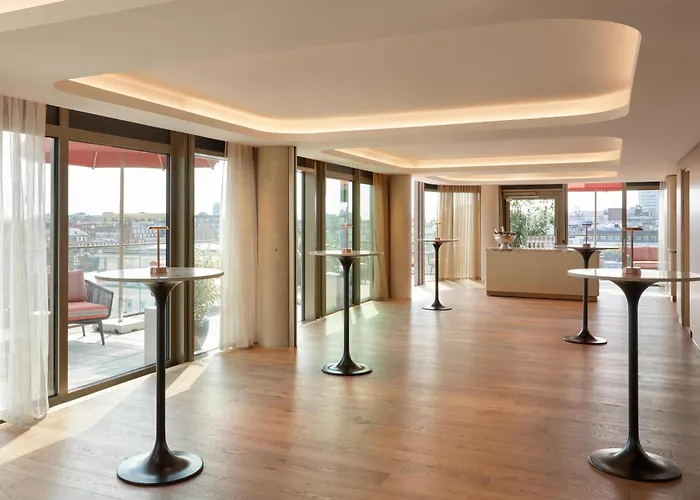 The Botree London, Curio Collection By Hilton