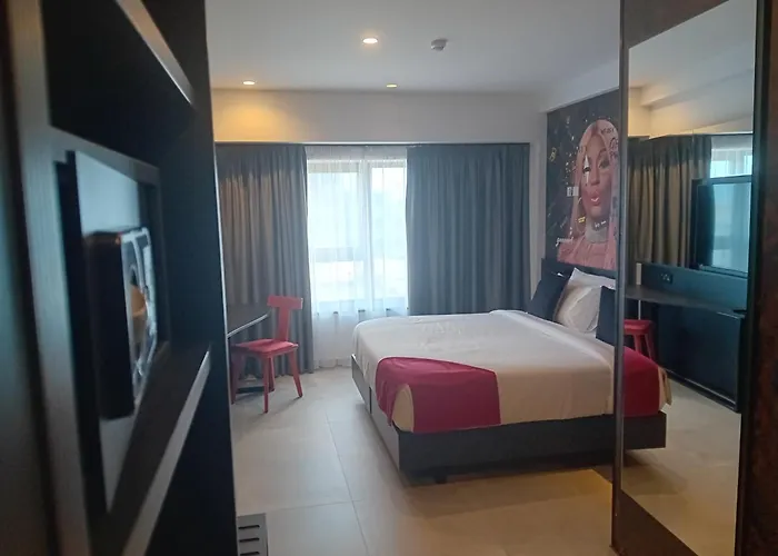 So City Hotel Adults Only