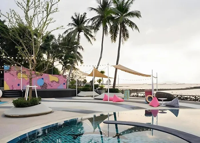 The Loft Seaside Sriracha Hotel