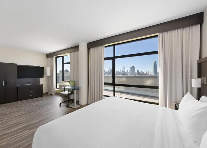 Holiday Inn Express Long Island City E - New York By Ihg