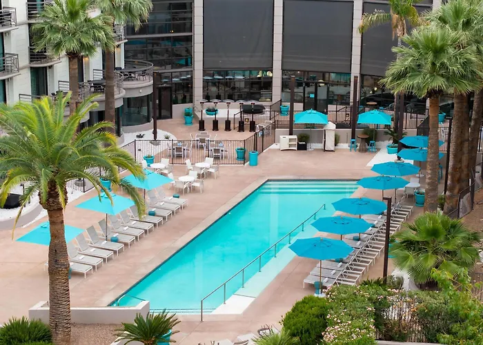 Embassy Suites By Hilton Phoenix Biltmore