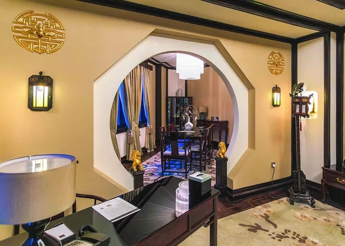 Fairmont Peace Hotel On The Bund