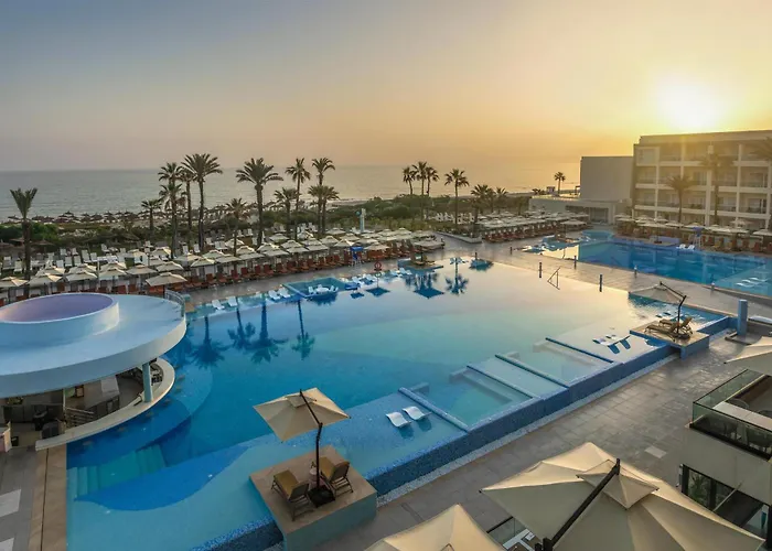 Hilton Skanes Beach