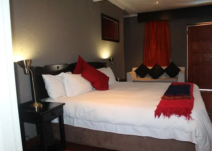 Flamboyant Guest Lodge