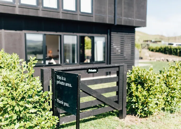 Black Estate B & B