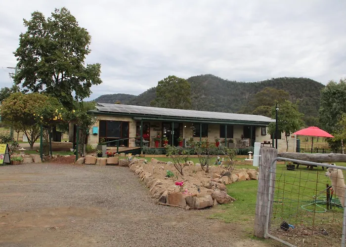 Starline Alpacas Farmstay Resort