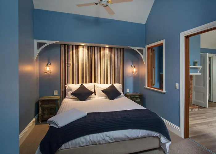 Oak Tree Lodge