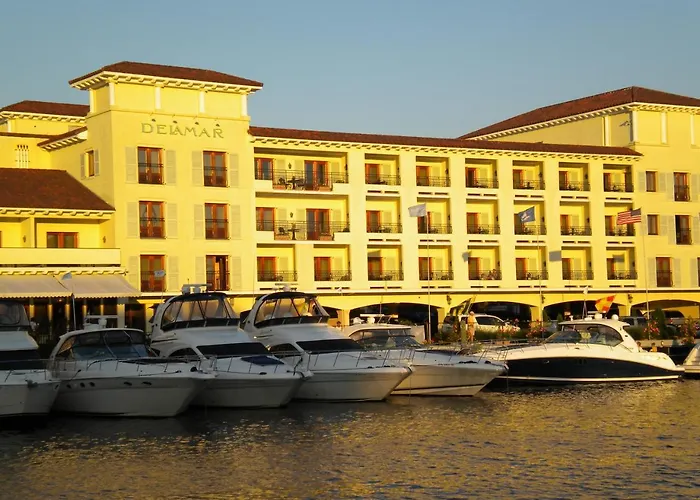 Delamar Greenwich Harbor