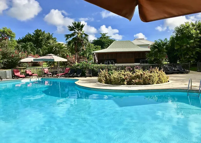 Résidence Le Vallon Guadeloupe Parc Piscine Appartements&Studios&Services hôteliers à la carte
