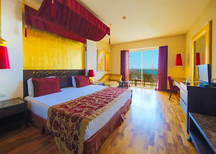 Horus Paradise Resort Side