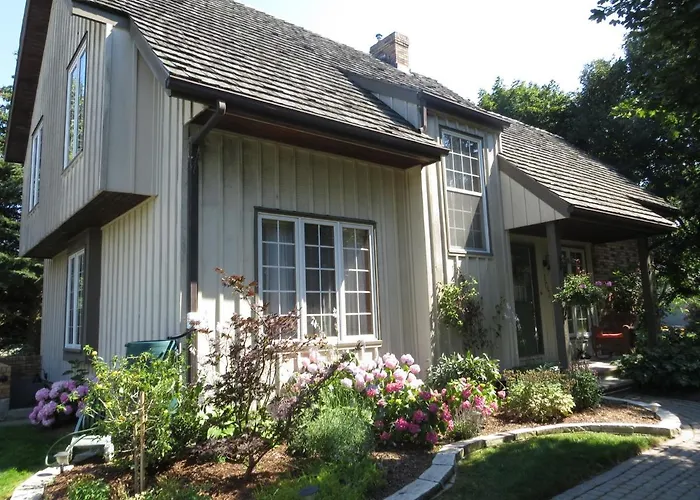 Cedar Gables Bed & Breakfast