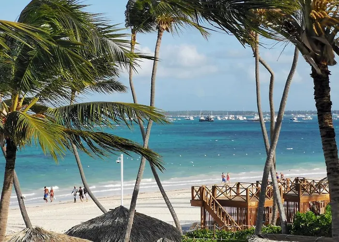 Tropical Villas At Los Corales Beach