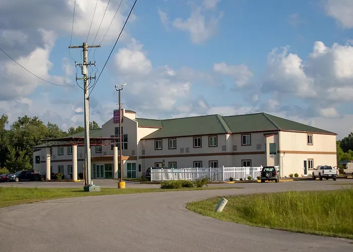 Morgantown Inn & Suites