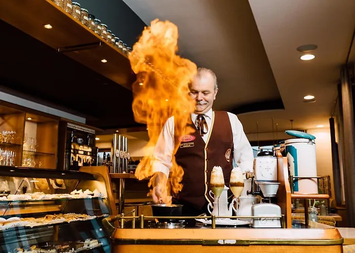 Simon - Hotel & Cafe